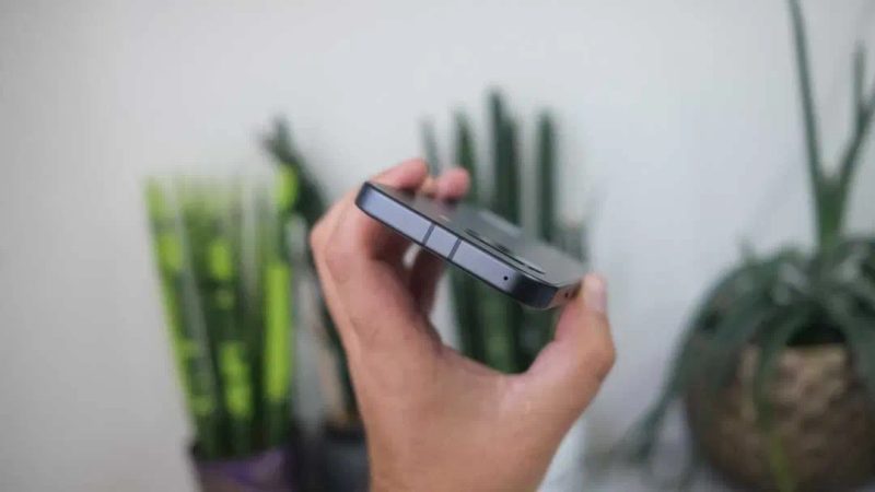 Google Pixel 9a 8/128GB (Obsidian) Neverlock гарний стан — фото 2
