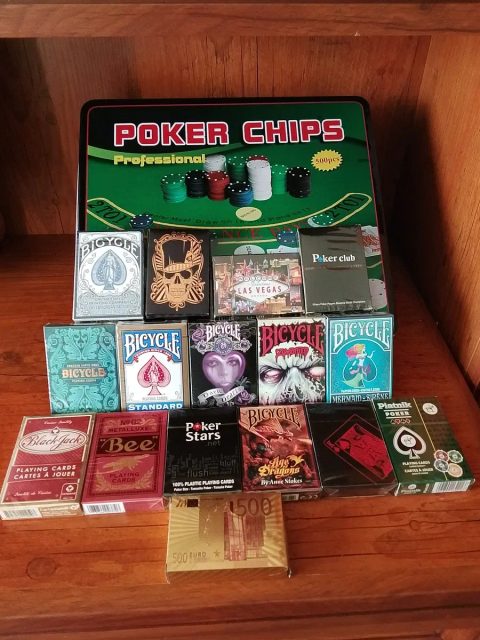 Гральні карти для Покера,Фокусів та Покерні Набори-різні.Нове.Дивись фото. Ціни в описі оголошення.