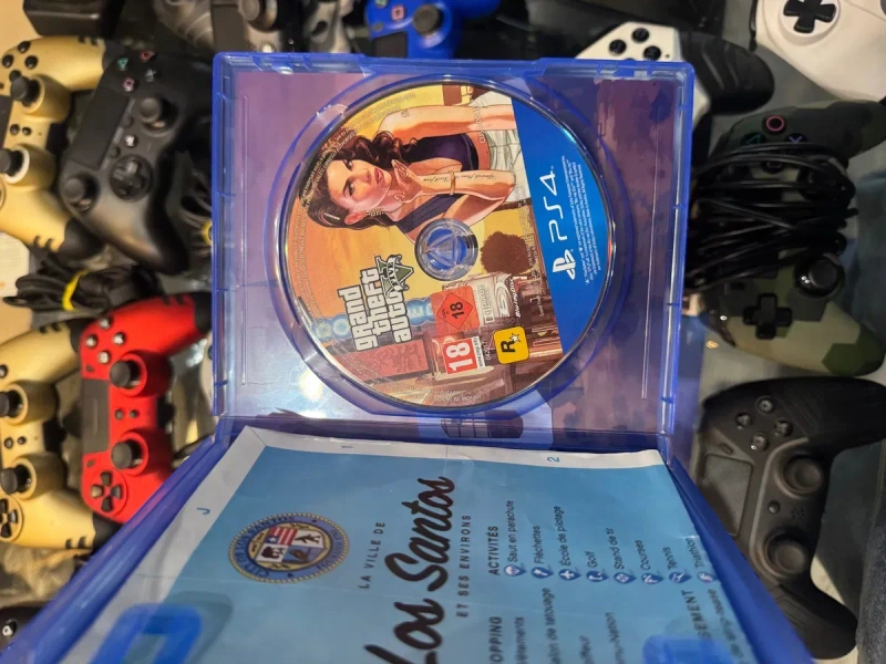 Grand Theft Auto V Premium Edition для PlayStation 4 — фото 3