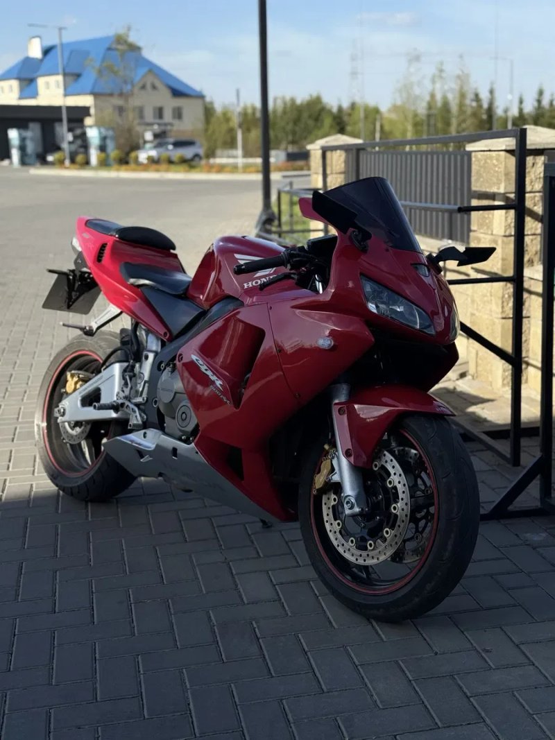 Honda CBR 600 RR — фото 8