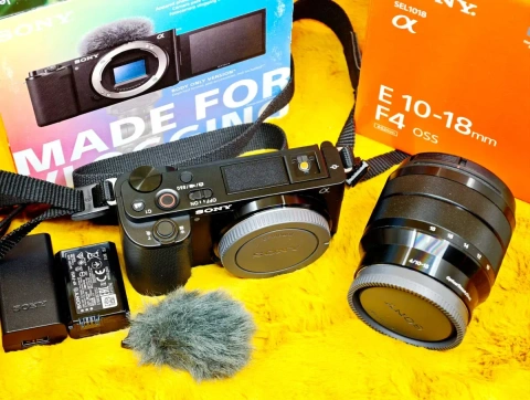 ‼️ІДЕАЛЬНИЙ СТАН, 41 кадр‼️ Комплект SONY ZV-E10 з об'єктивом 10-18мм f4 OSS