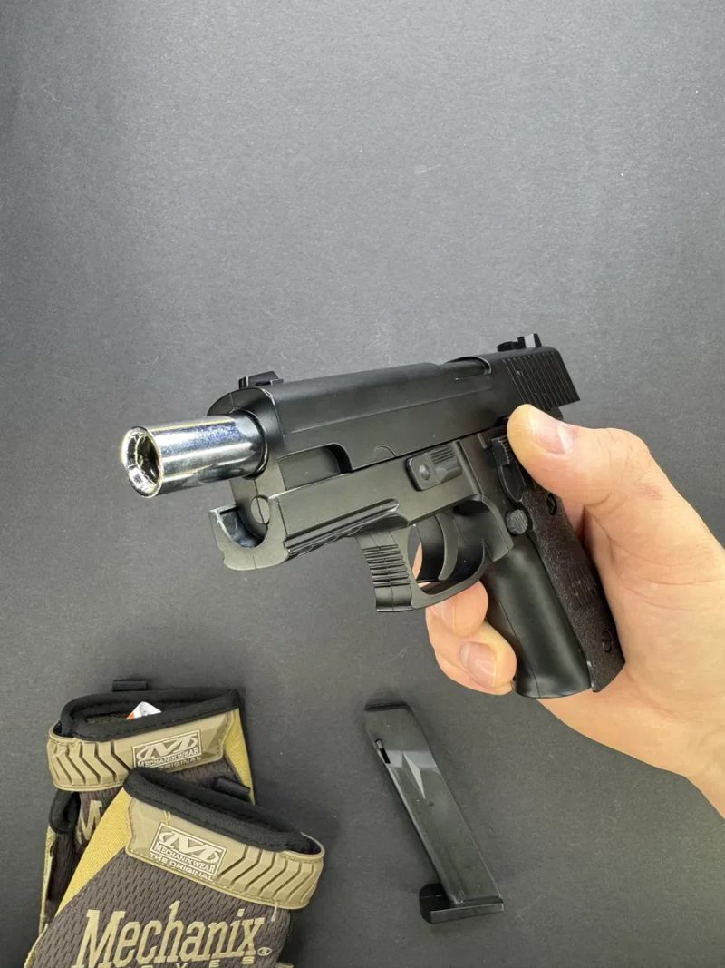 Іграшковий металевий пістолет Sig Sauer P226 ZM23 6 мм пружинний — фото 4