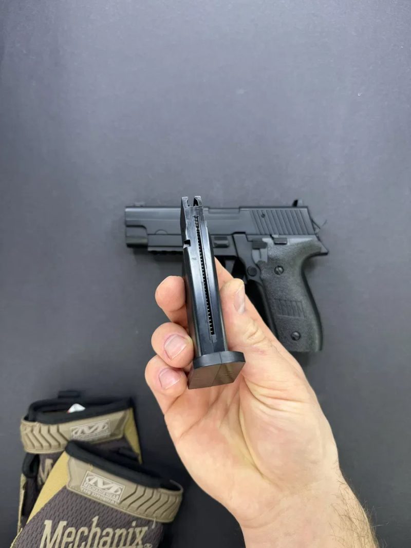 Іграшковий металевий пістолет Sig Sauer P226 ZM23 6 мм пружинний — фото 6
