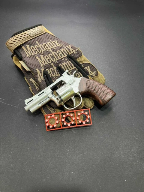 Іграшковий револьвер на пістонах Colt Cobra металевий, сріблястий (пугач)