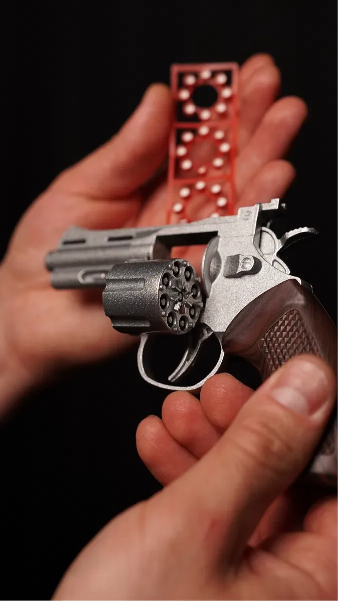 Іграшковий револьвер на пістонах Colt Cobra металевий, сріблястий (пугач) — фото 3