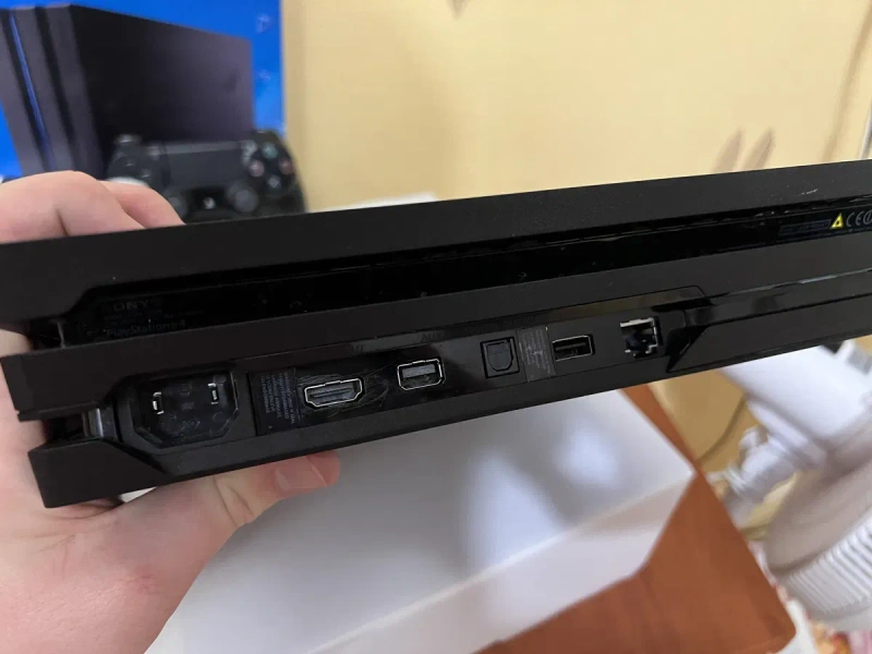 Ігрова консоль Sony Playstation 4 Pro 1TB + 2 геймпада — фото 6