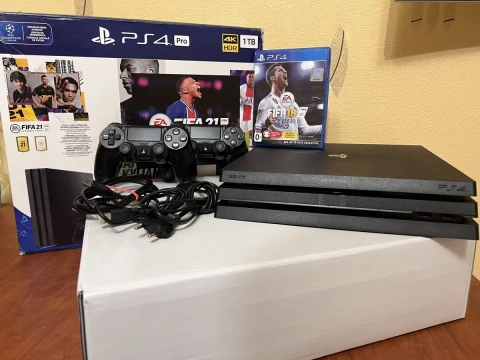 Ігрова консоль Sony Playstation 4 Pro 1TB x2 геймпади + Fifa 18