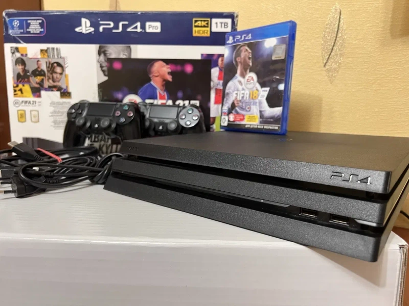 Ігрова консоль Sony Playstation 4 Pro 1TB  x2 геймпади + Fifa 18 — фото 4