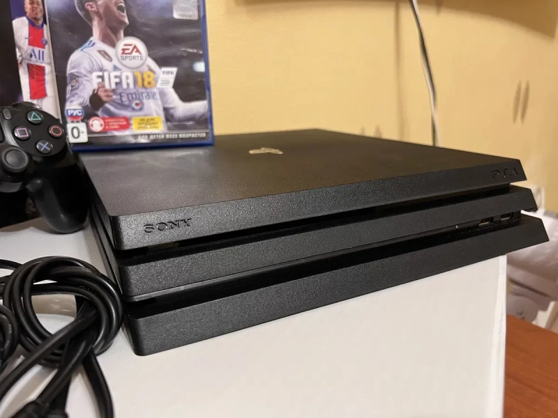 Ігрова консоль Sony Playstation 4 Pro 1TB  x2 геймпади + Fifa 18 — фото 5