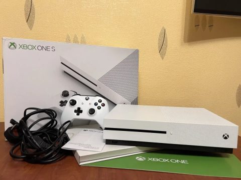 Ігрова консоль Xbox One S 1TB+ 1 геймпад+ коробка!