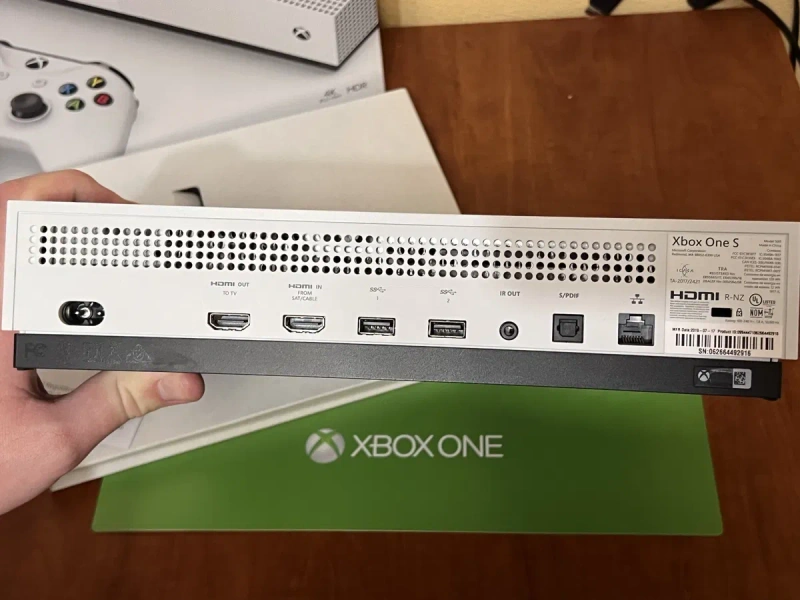 Ігрова консоль Xbox One S 1TB+ 1 геймпад+ коробка! — фото 6