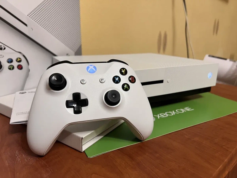 Ігрова консоль Xbox One S 1TB+ 1 геймпад+ коробка! — фото 7