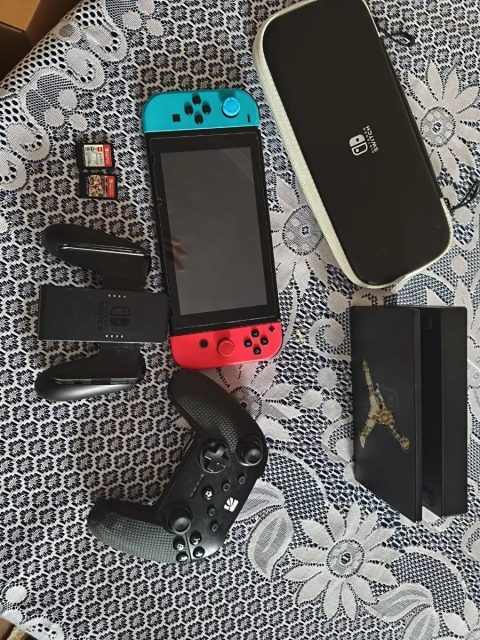 Ігровий комплект Nintendo Switch v2 іграми (Mario Kart + LEGO) та аксесуарами