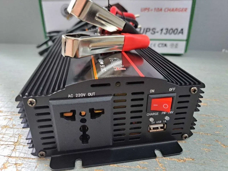Инвертор с зарядкой 1300W 15А Преобразователь 12V в 220V БДЖ — фото 2