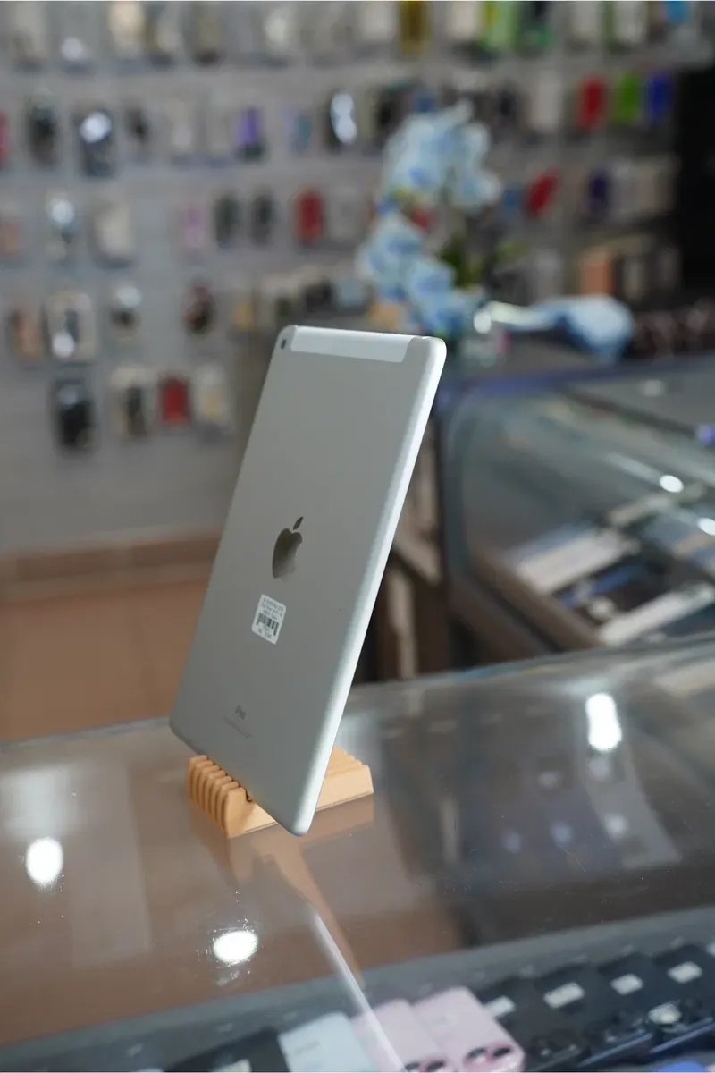 iPad 2018 32GB Silver LTE — фото 5
