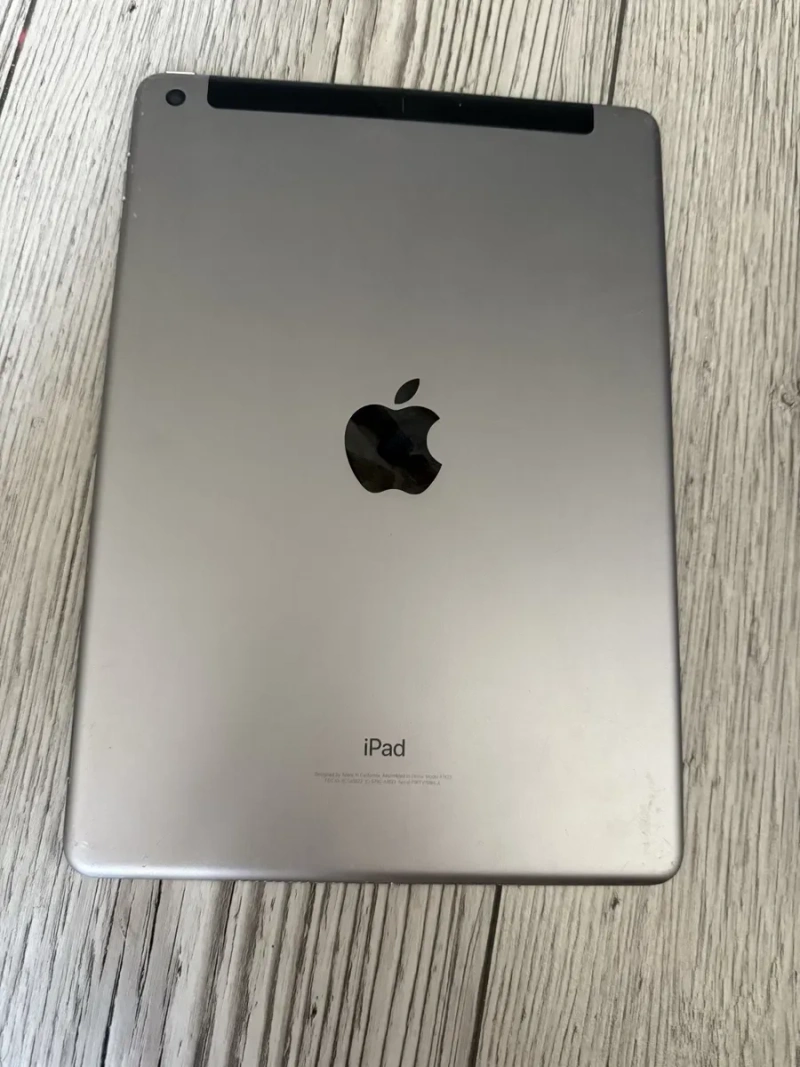 IPad 5th 2017 9.7 32Gb  Space Grey Wfi — фото 2