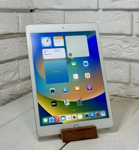 iPad 7th 128 gb 2019 10.2 Silver WIFI планшет з гарантією Без обмежень