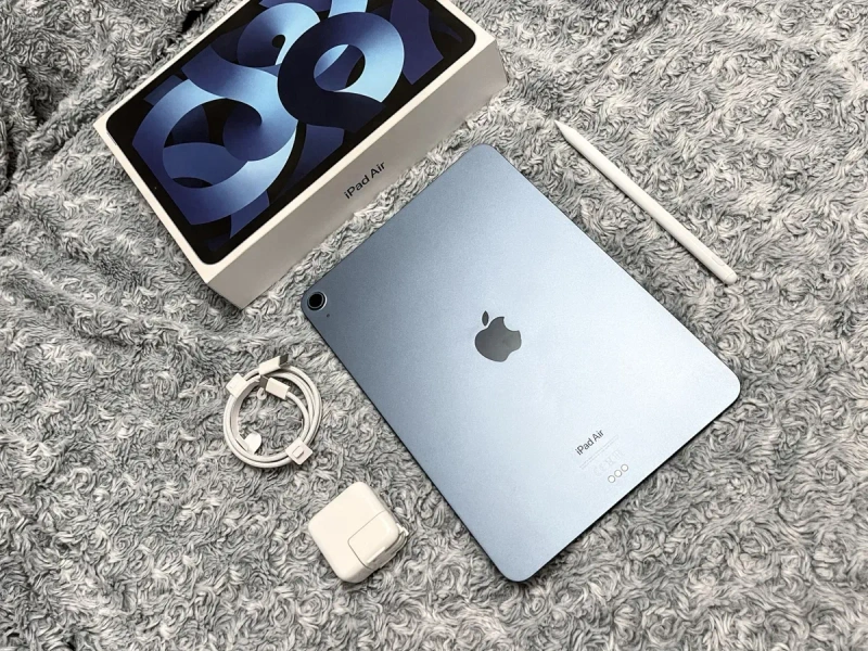 IPad Air 5 (64 gb) wi-fi, М1, комплект + стекло! A2588 — фото 2