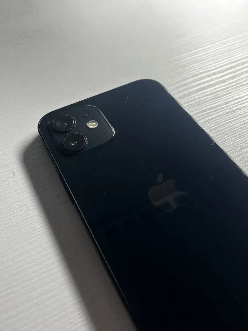 iPhone 12 на 64 Гб — фото 2