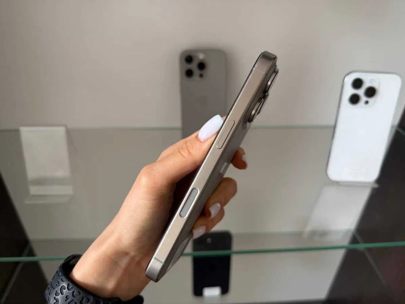 iPhone 16 Pro 128 gb Neverlock (фізична карта) / від Магазину + Гарантія / Обмін — фото 2