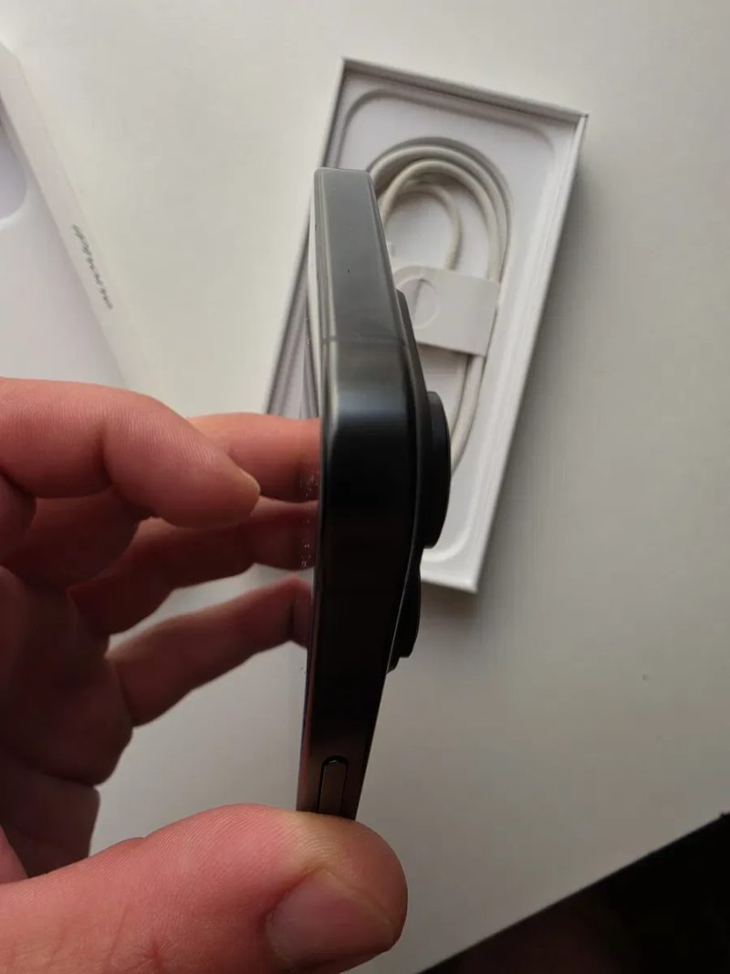 Iphone 16 pro 128gb Newerlok — фото 2
