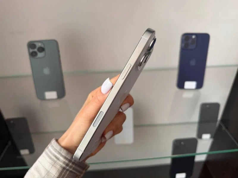 iPhone 16 Pro Max 256 Gb Neverlock (фіз карта) / Магазин + Гарантія — фото 3