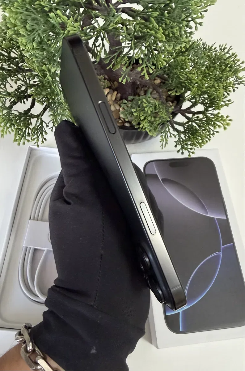 Iphone 16 Pro Max 256gb black Neverlock — фото 5