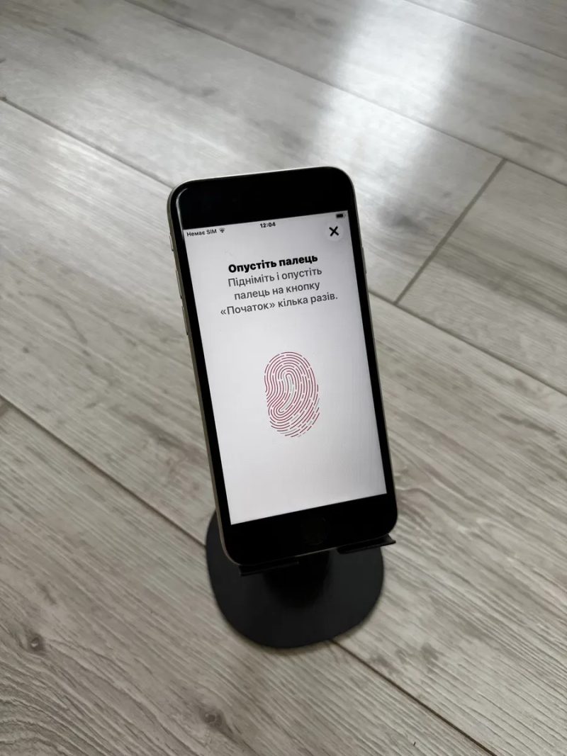 iPhone SE 2022 ( 2023 )  хороший стан з зарядкою — фото 6