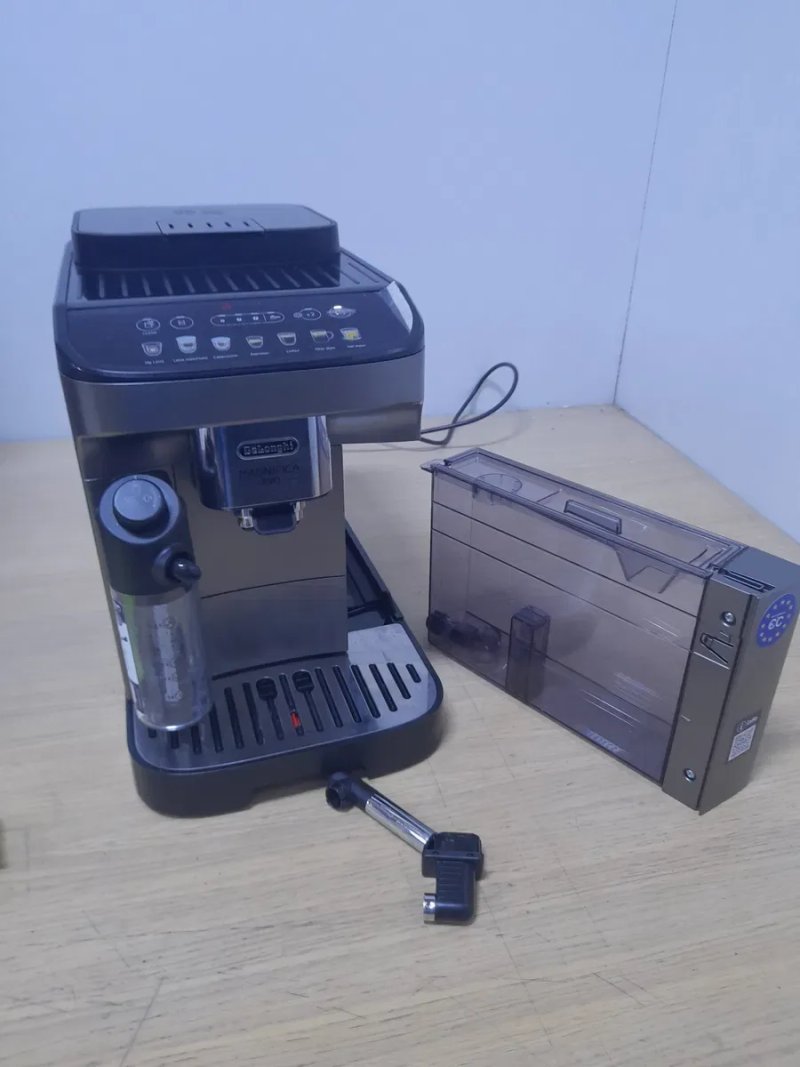 Кавомашина DeLonghi ECAM 290.81 TB Magnifica Evo — фото 3