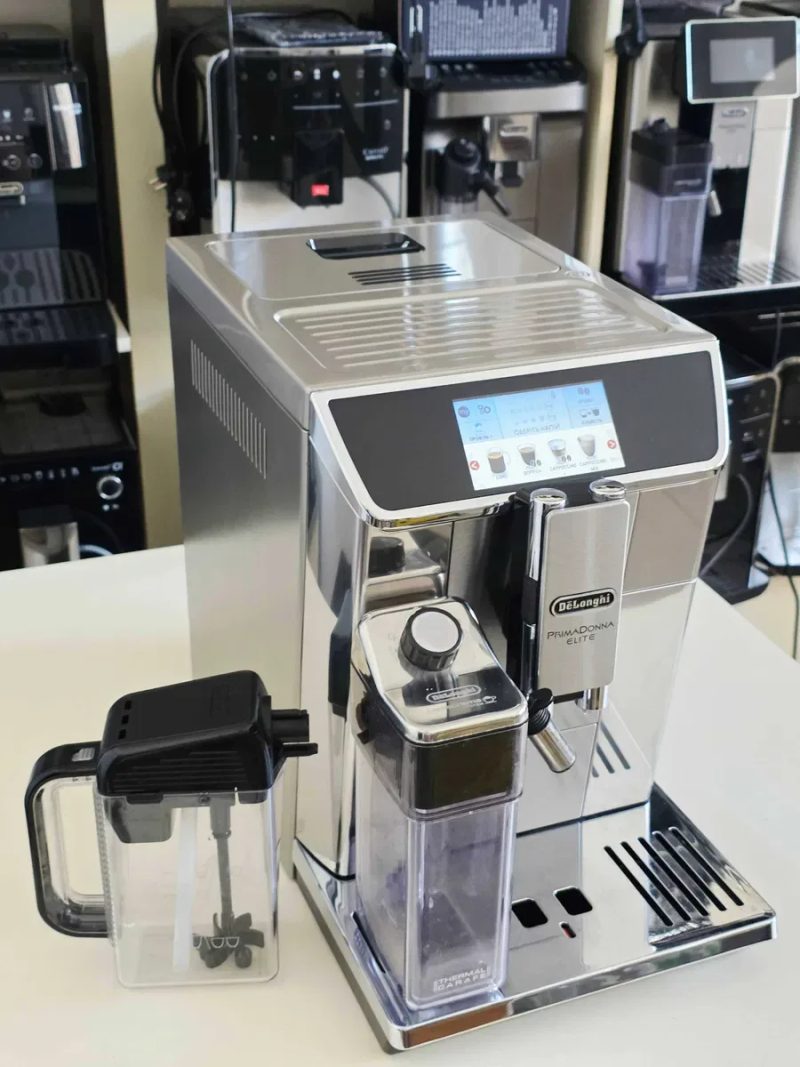 Кавомашина DELONGHI Primadonna Elite ECAM 650.75 з гарячим шоколадом — фото 3