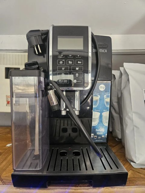 Кавоварка Delonghi Dinamica кофеварка
