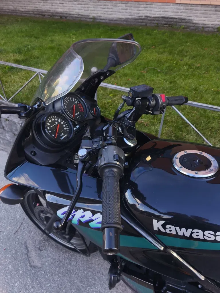 Kawasaki GPZ 500S Кавасаки — фото 5