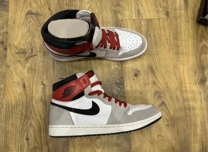 Кеди Nike Air Jordan 1 Retro High OG Light Smoke Grey (Оригінал) — фото 2
