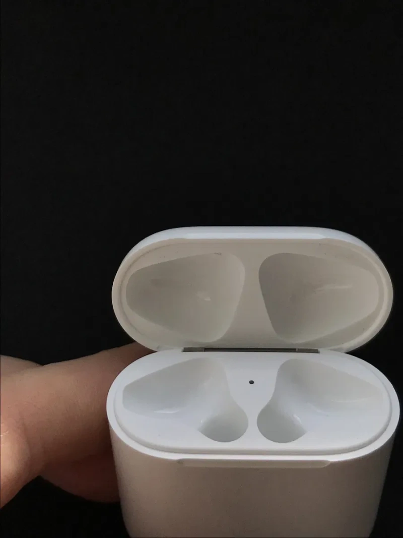 Кейс airpods 1/2 поколение оригинал, Б/У original — фото 8
