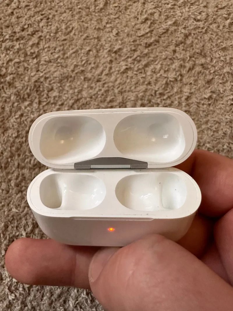 Кейс Airpods pro оригинал — фото 2