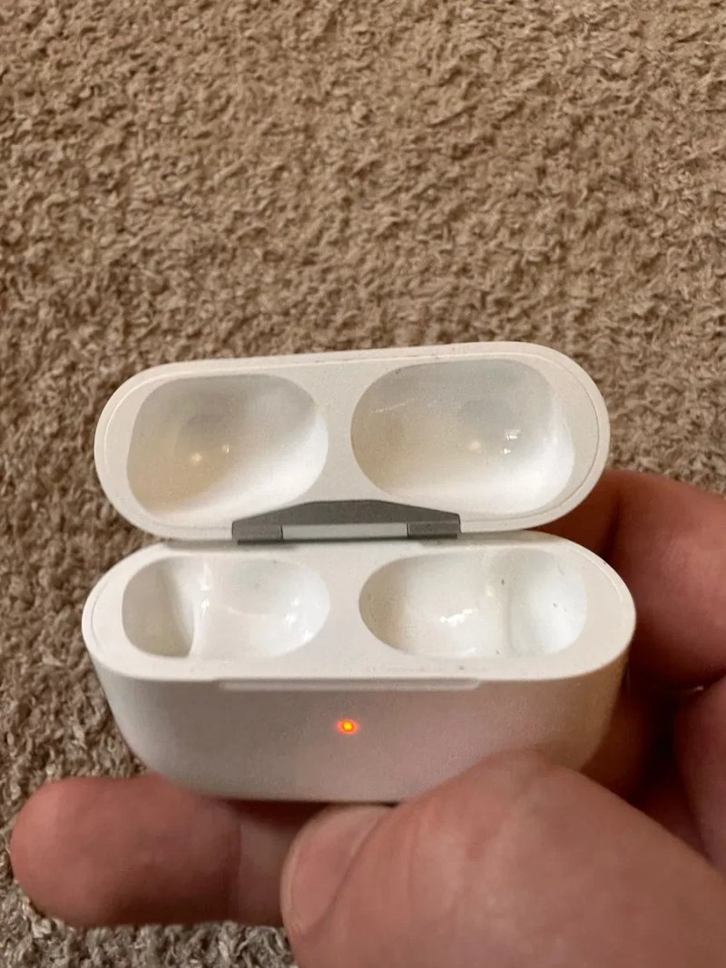 Кейс Airpods pro оригинал — фото 3