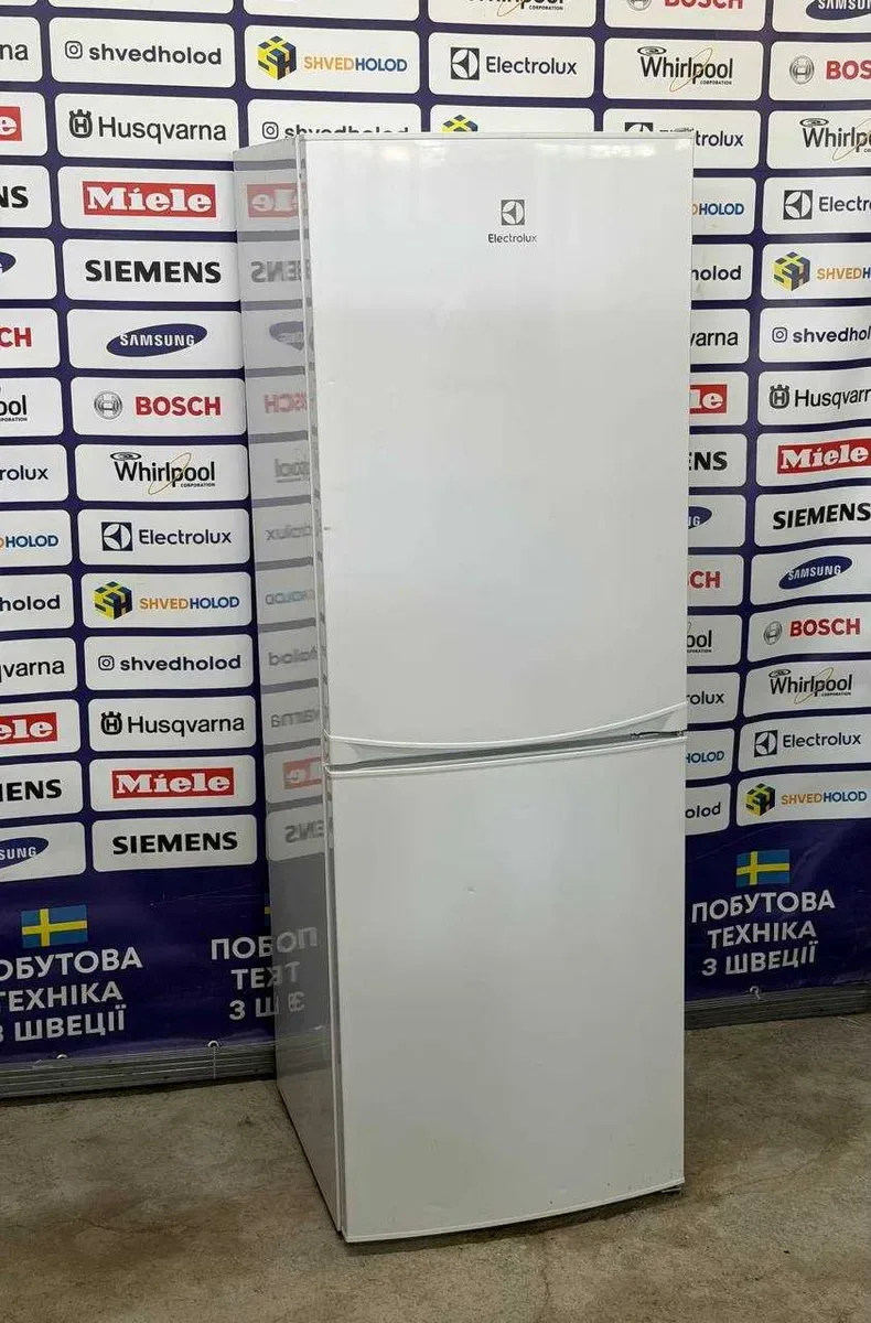 Холодильник б/в Electrolux 175см нижня морозилка 4* 109л #08389 — фото 2