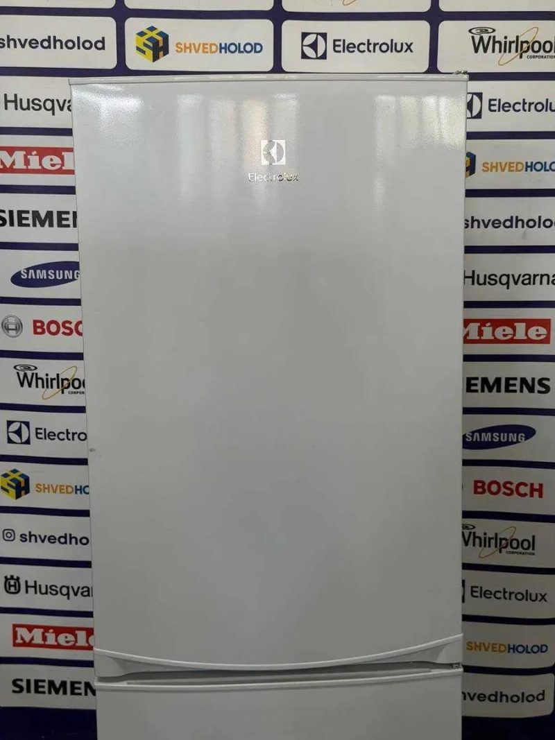 Холодильник б/в Electrolux 175см нижня морозилка 4* 109л #08389 — фото 4