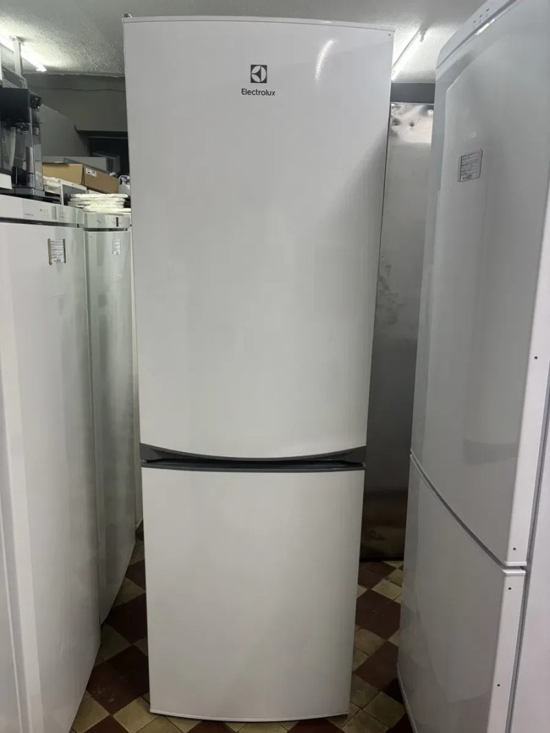 Холодильник Electrolux KNT3F34W1 із Німеччини б/у — фото 2