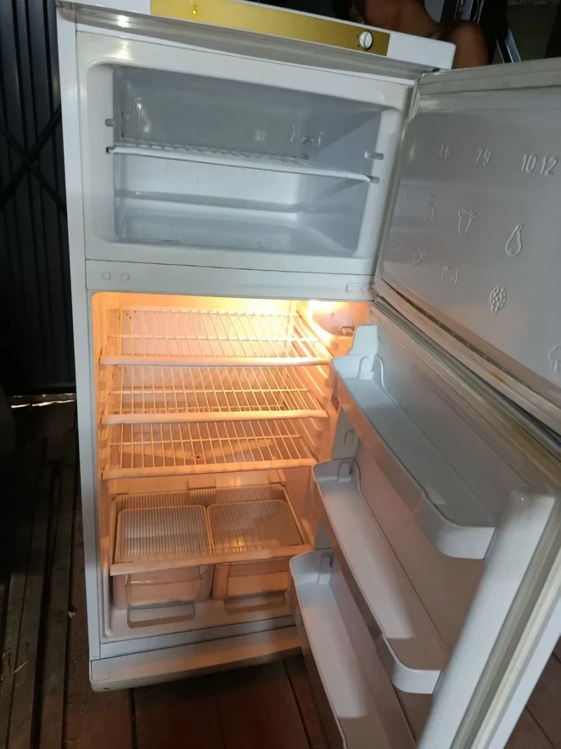 Холодильник Indesit ST145BS Доставка , Гарантія — фото 2