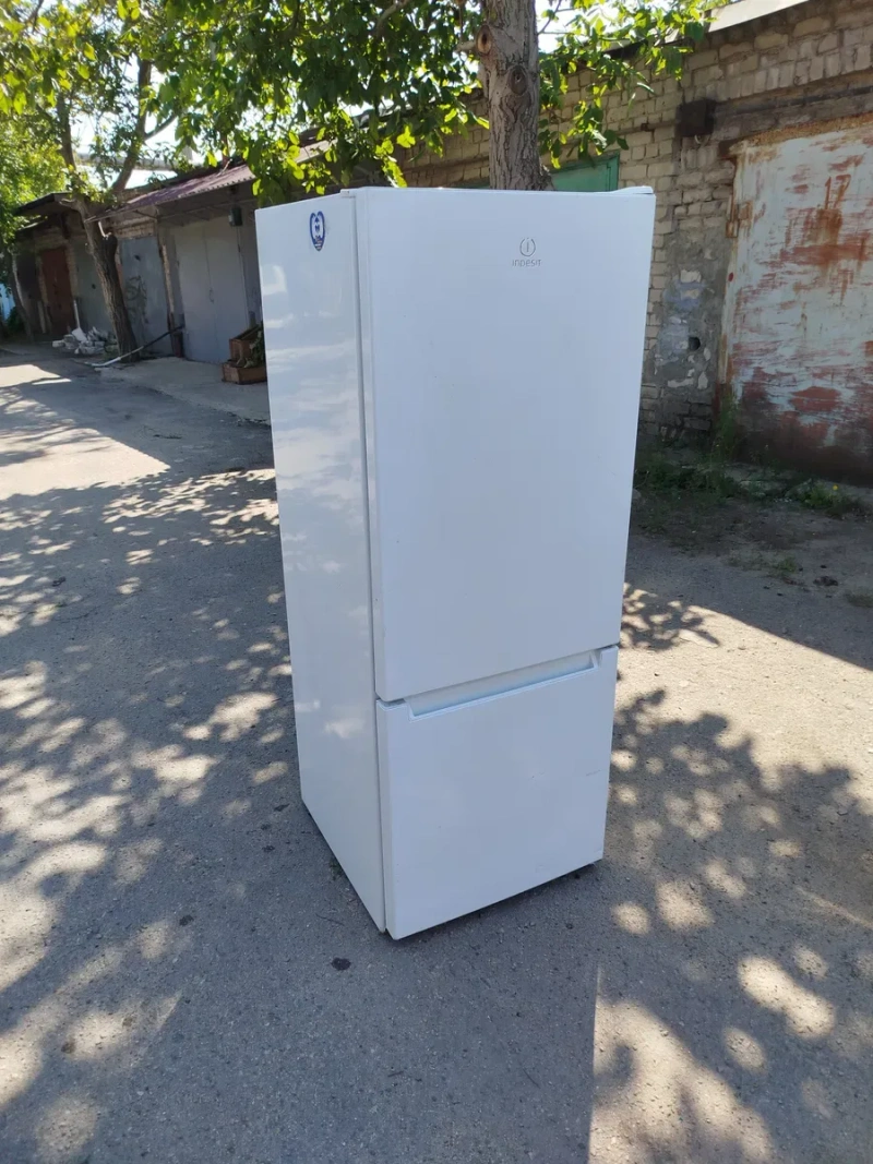 холодильник Индезит — фото 3