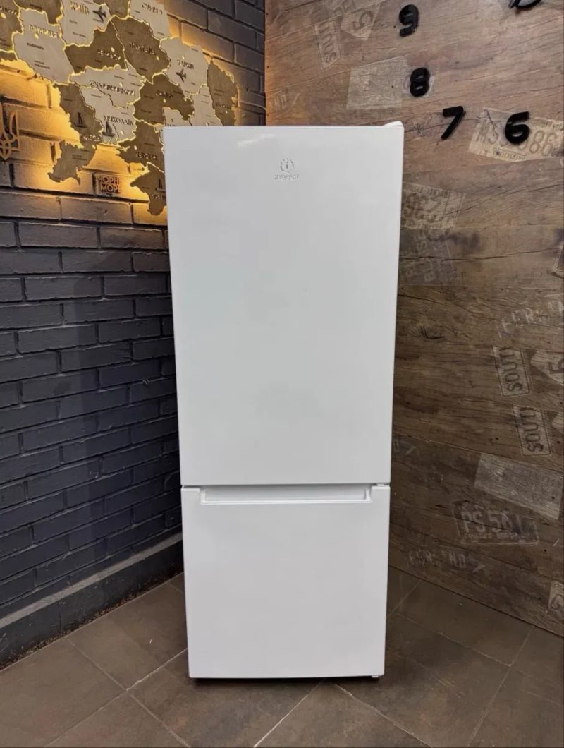 Холодильник з доставкою Indesit DS316W, гарантія, занос — фото 6