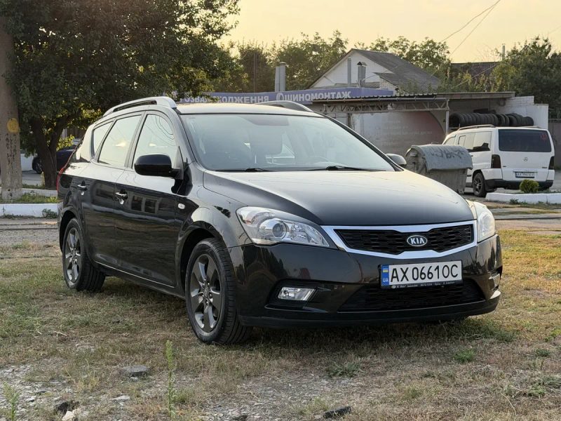 Kia Ceed • 2009 рік • 1.4 бензин — фото 2