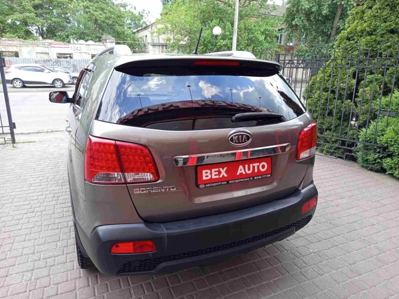 Kia Sorento 2011 — фото 4