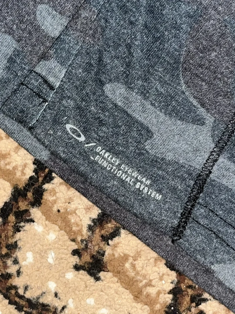Кофта oakley на осінь — фото 3