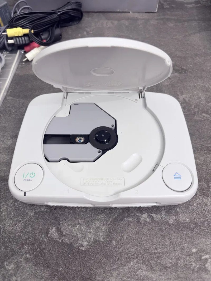 Консоль SONY PS ONE ntsc j 100 v гарний стан — фото 3