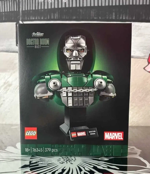Конструктор LEGO Super Heroes Marvel 76345 Бюст Доктора Дума