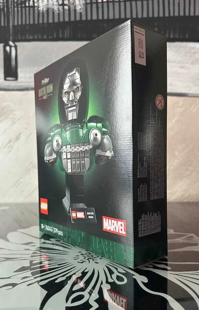 Конструктор LEGO Super Heroes Marvel 76345 Бюст Доктора Дума — фото 3