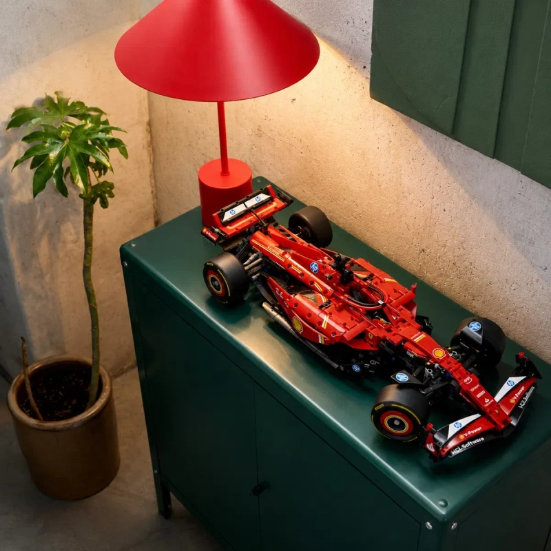 Конструктор Technic – Ferrari SF-24 Formula 1 (42207) | 1361 деталь | сумісний з LEGO — фото 5