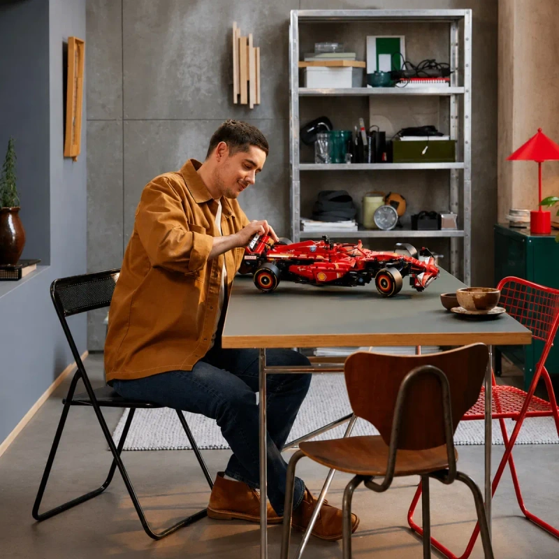 Конструктор Technic – Ferrari SF-24 Formula 1 (42207) | 1361 деталь | сумісний з LEGO — фото 6